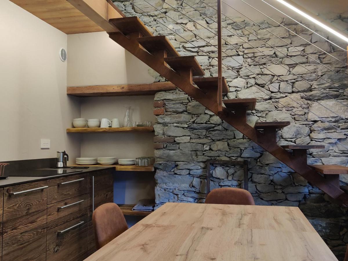 Ferienwohnung Au Fond Du Bourg Aosta Exterior foto
