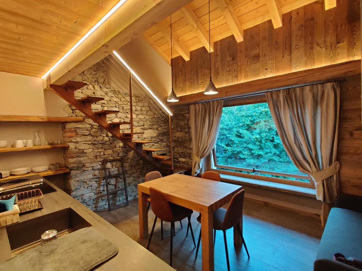 Ferienwohnung Au Fond Du Bourg Aosta Exterior foto