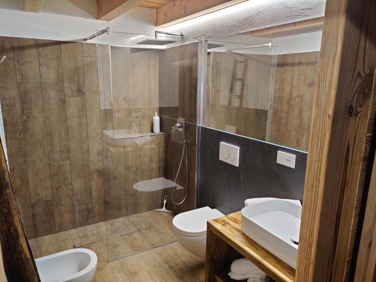 Ferienwohnung Au Fond Du Bourg Aosta Exterior foto