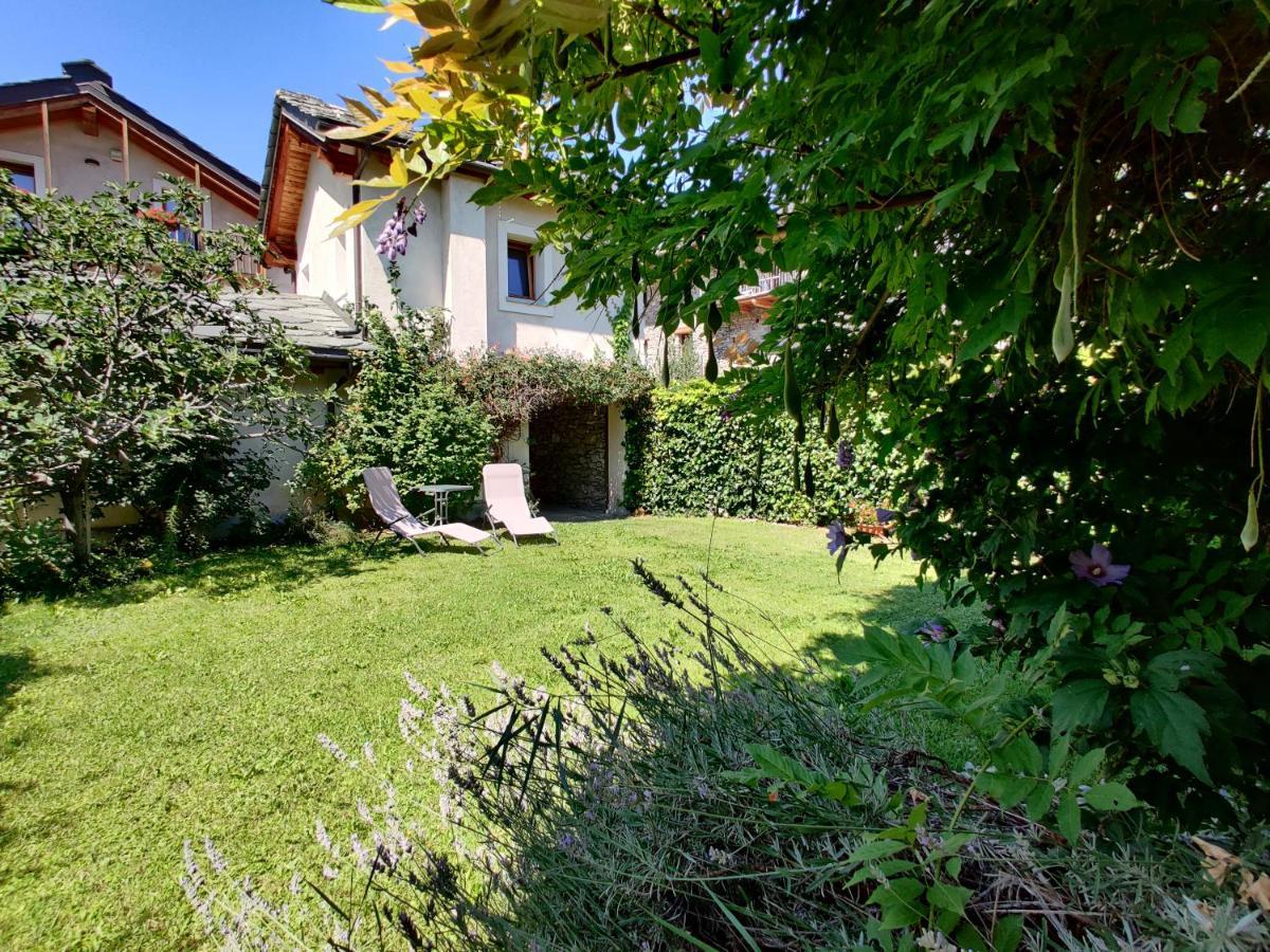 Ferienwohnung Au Fond Du Bourg Aosta Exterior foto
